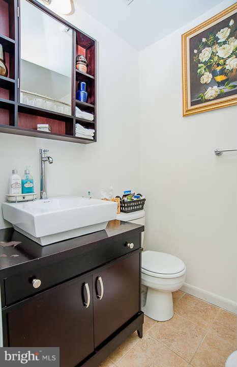 12337 Coleraine Court Reston, VA 20191 - Photo 8 of 30 Bath
