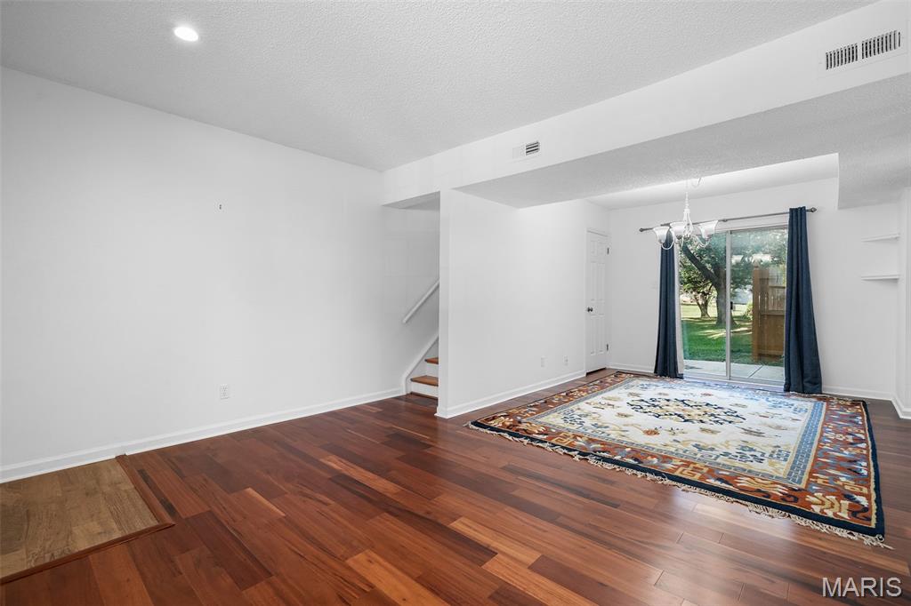 9196 Wrenwood Lane St. Louis, MO 63144 - Photo 5 of 34