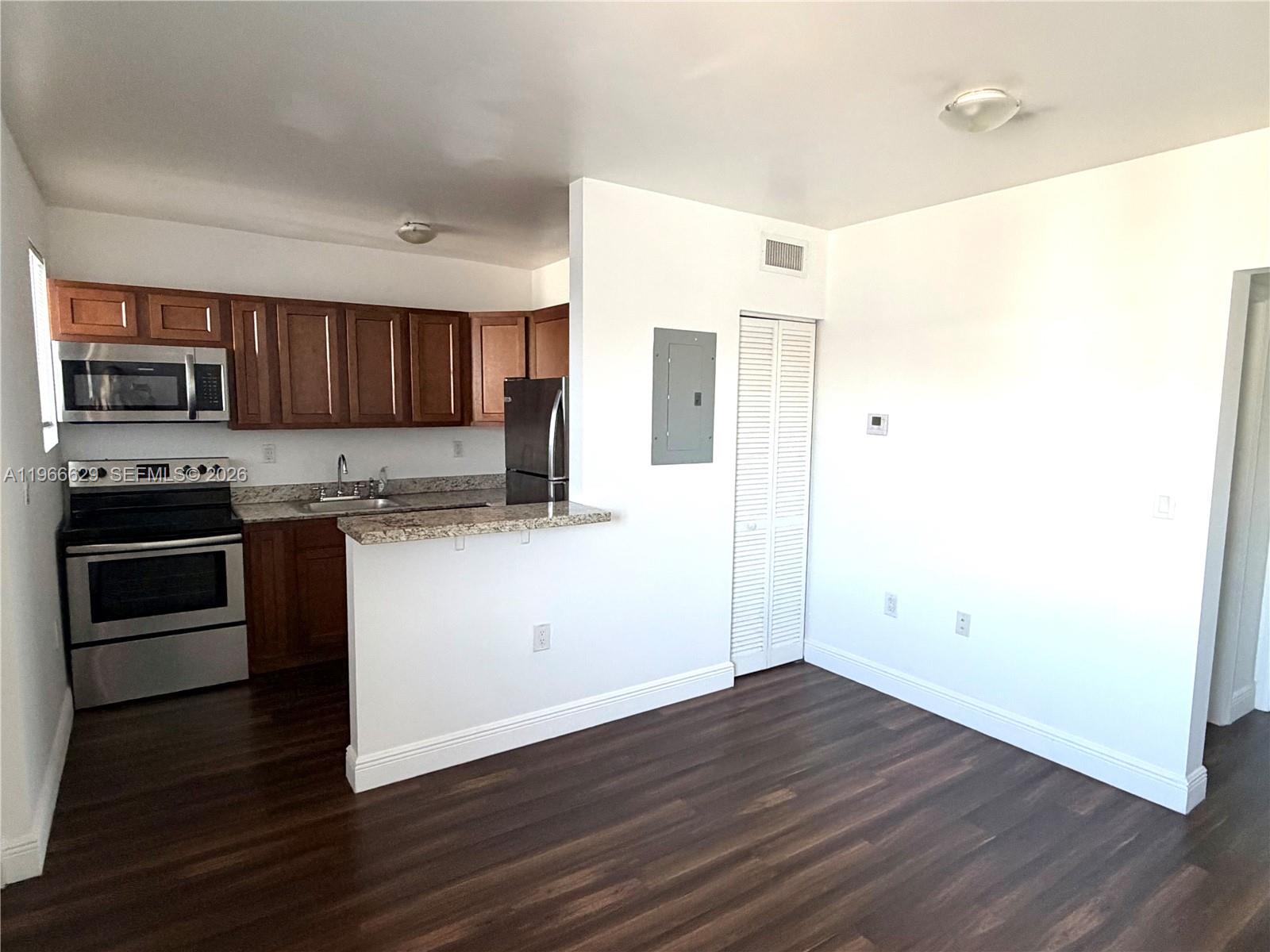 535 Northwest 7th Street, Unit 44 Miami, FL 33136 - Photo 6 of 14