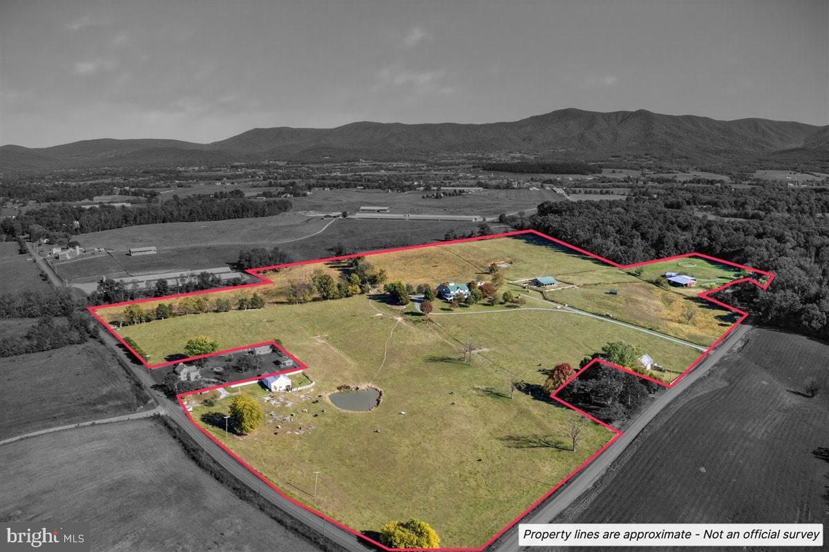 239 Mt Carmel Road Luray, VA 22835 - Photo 4 of 116 Sprawling countryside estate with scenic views.