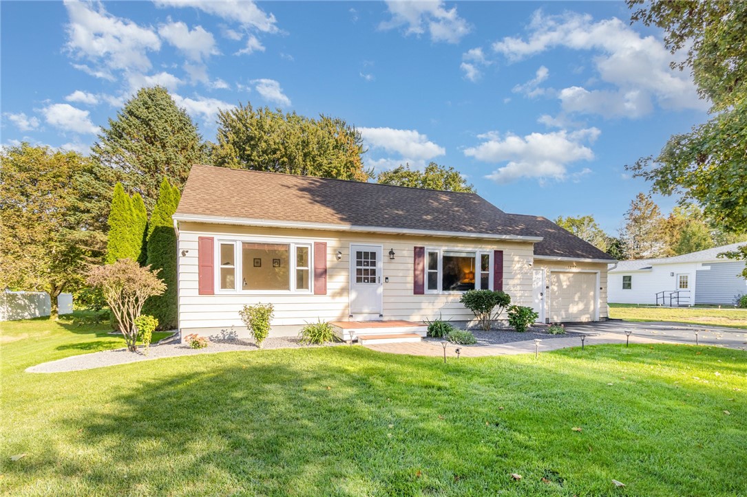 1282 Shoecraft Road Penfield, NY 14580 - Photo 2 of 29 Impressive looking home!