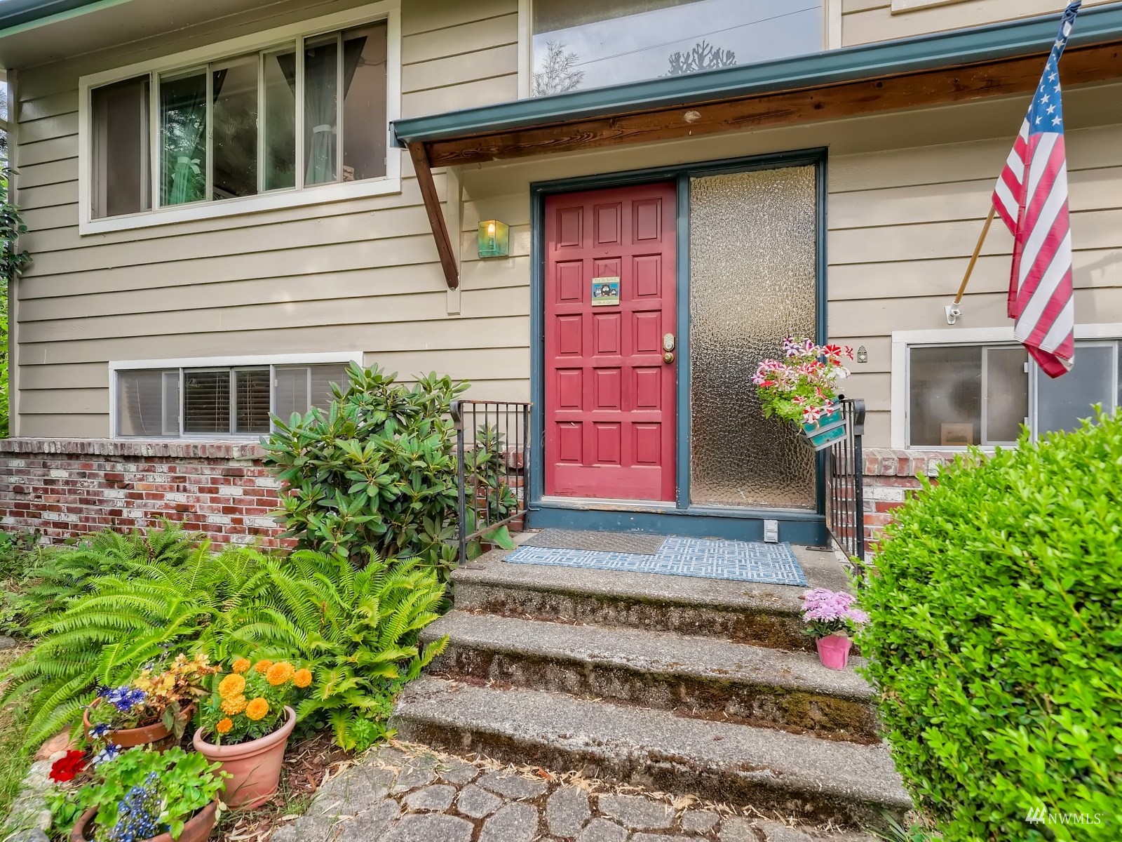 1616 Edmonds Way Southeast Renton, WA 98058 - Photo 1 of 34 Gallery Image 1