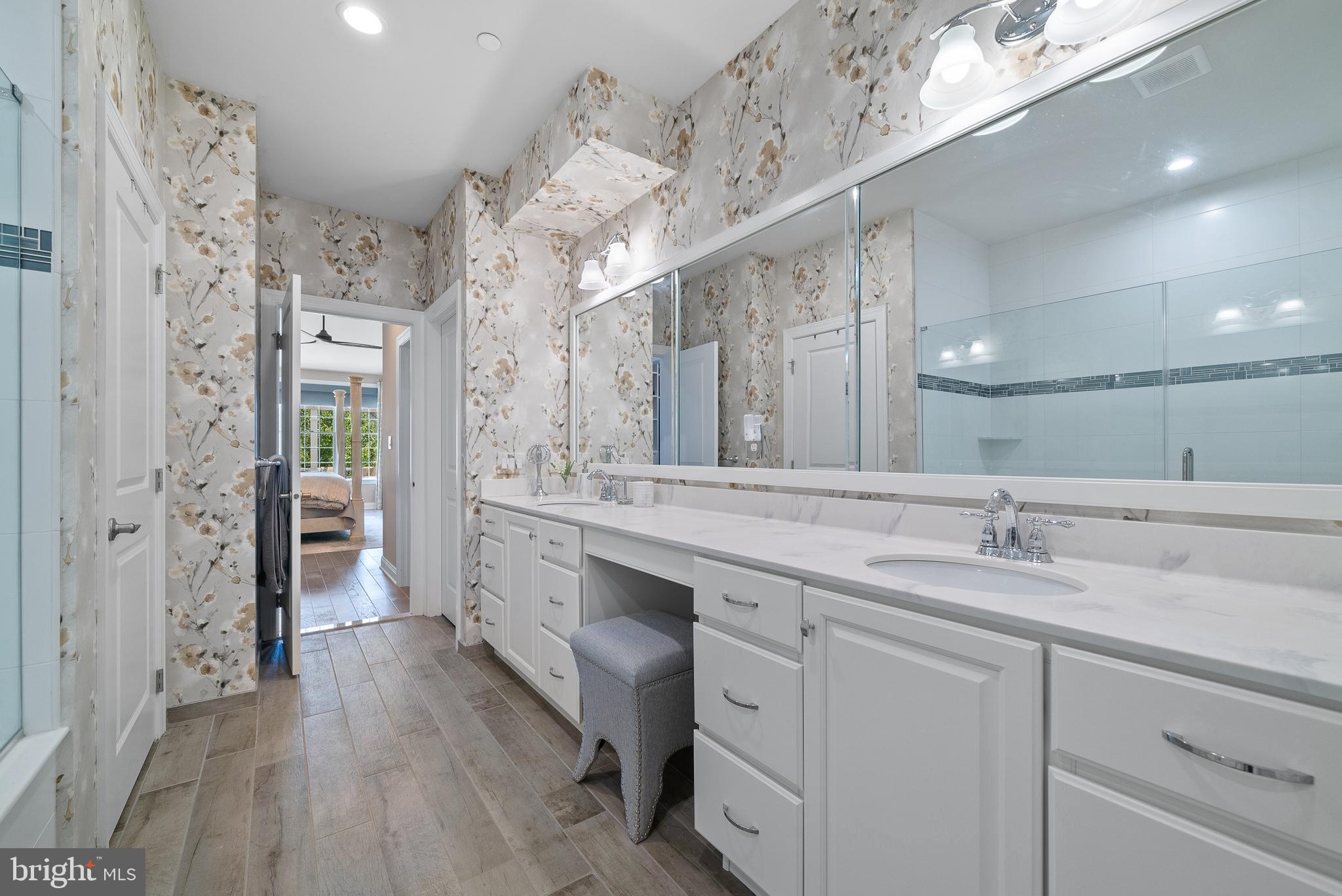 3802 Meadow View Farm Road Newtown Square, PA 19073 - Photo 18 of 41 Primary Ensuite Bath with White Fixtures