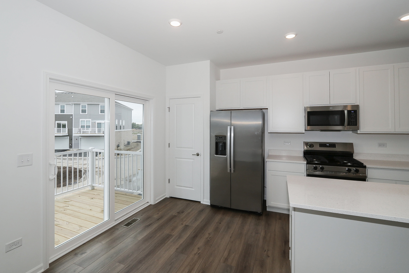2244 Stonegate Road Algonquin, IL 60102 - Photo 12 of 30