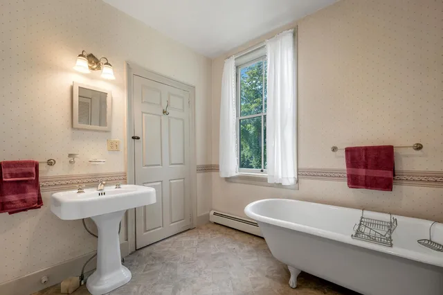 $480,000 | 52 School Street, Haverhill, NH 03765