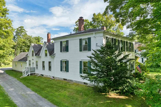 $480,000 | 52 School Street, Haverhill, NH 03765