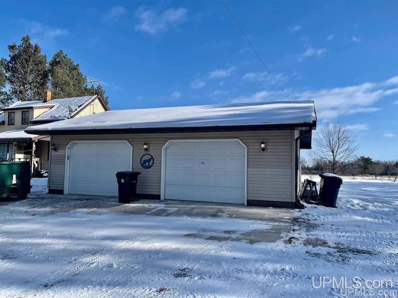 8310 Co Road Cornell, MI 49818 - Photo 3 of 32