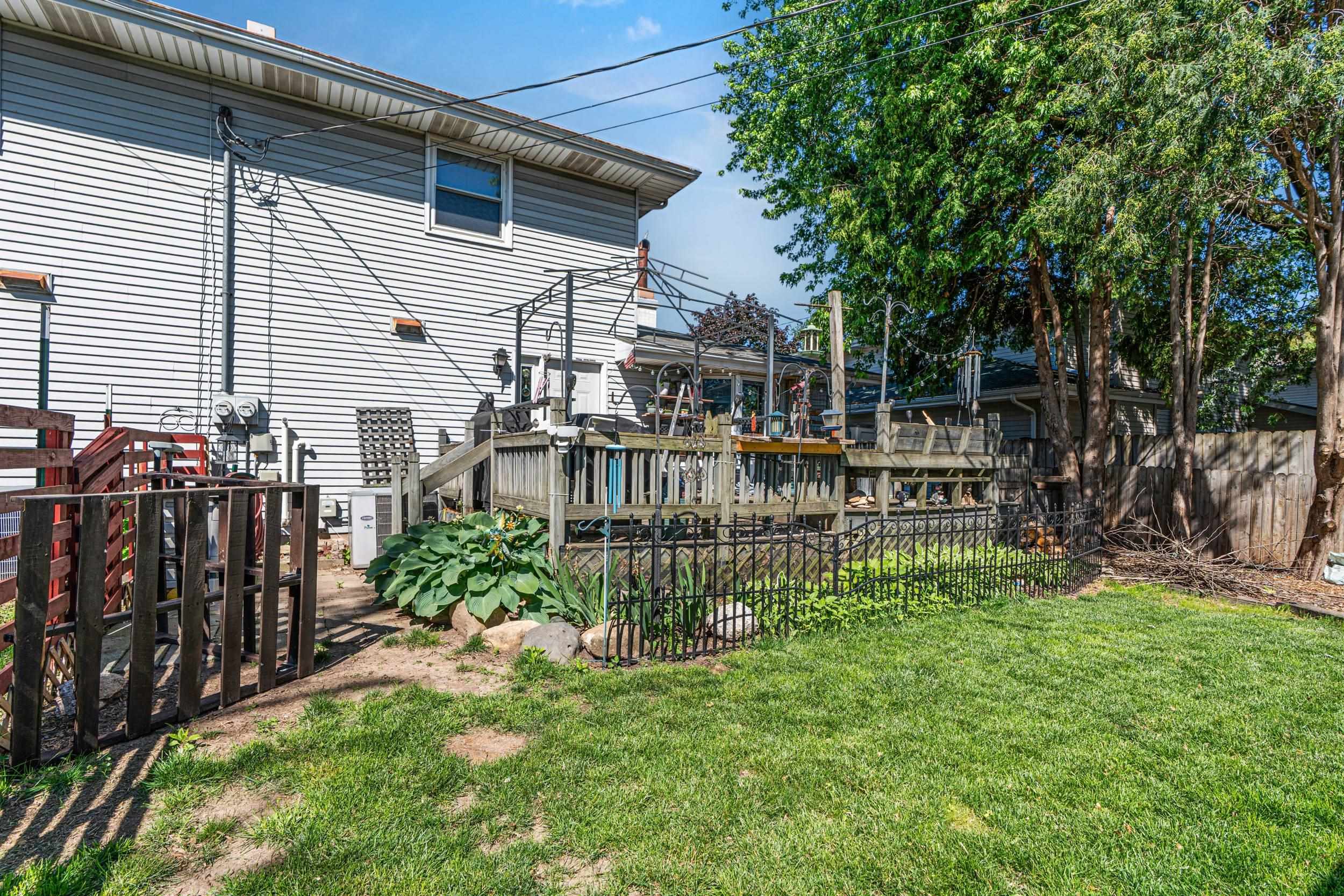 706 North Hawthorne Drive Appleton, WI 54915 - Photo 48 of 64