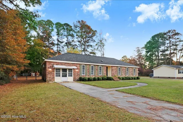 $225,000 | 1923 Christian Lane, Kinston, NC 28504