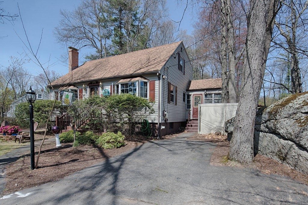 12 St Marys Road Burlington, MA 01803 - Photo 2 of 17 Gallery Image 2