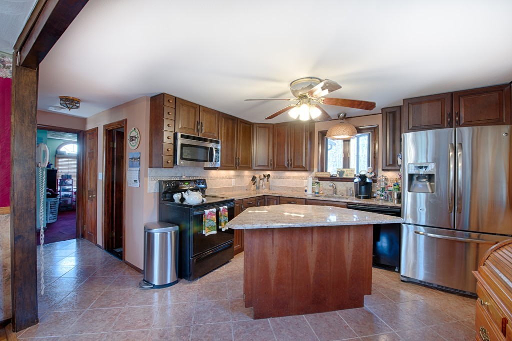 12 St Marys Road Burlington, MA 01803 - Photo 3 of 17 Gallery Image 3