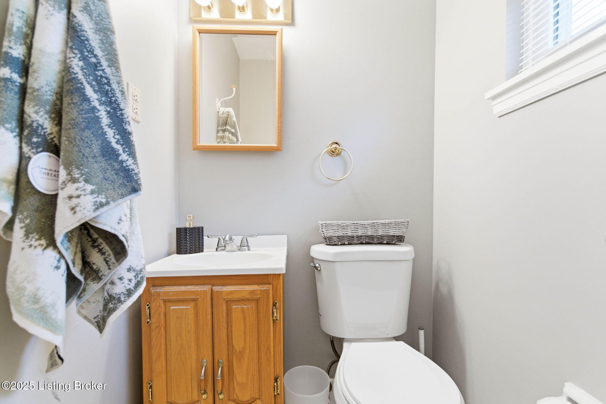 4302 Kinloch Road Louisville, KY 40207 - Photo 16 of 34 Half Bath