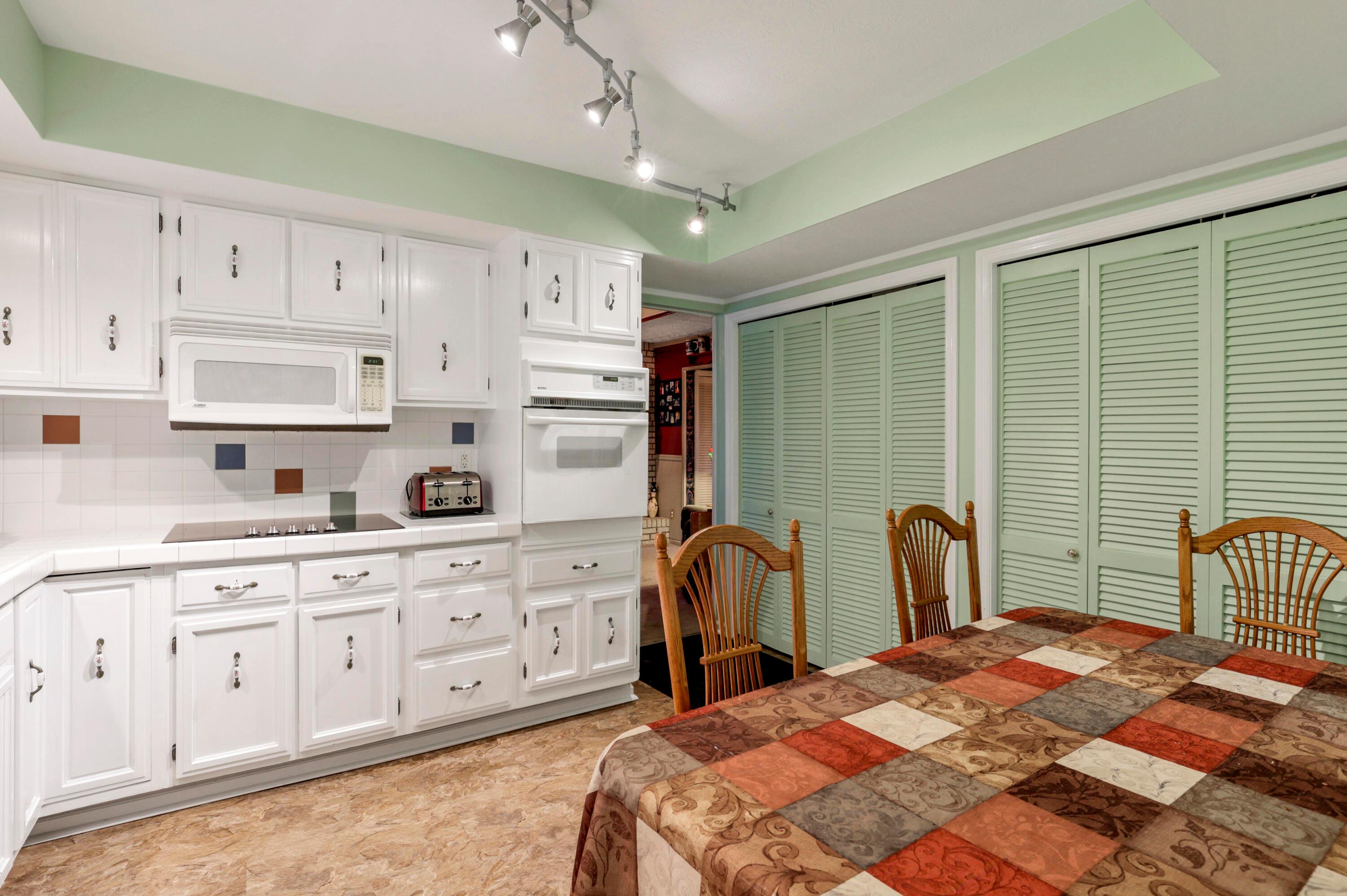 1030 Hickory Road Heath, OH 43056 - Photo 23 of 45 0N4A7404