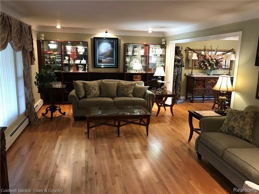 30072 Wicklow Road Farmington Hills, MI 48334 - Photo 7 of 47