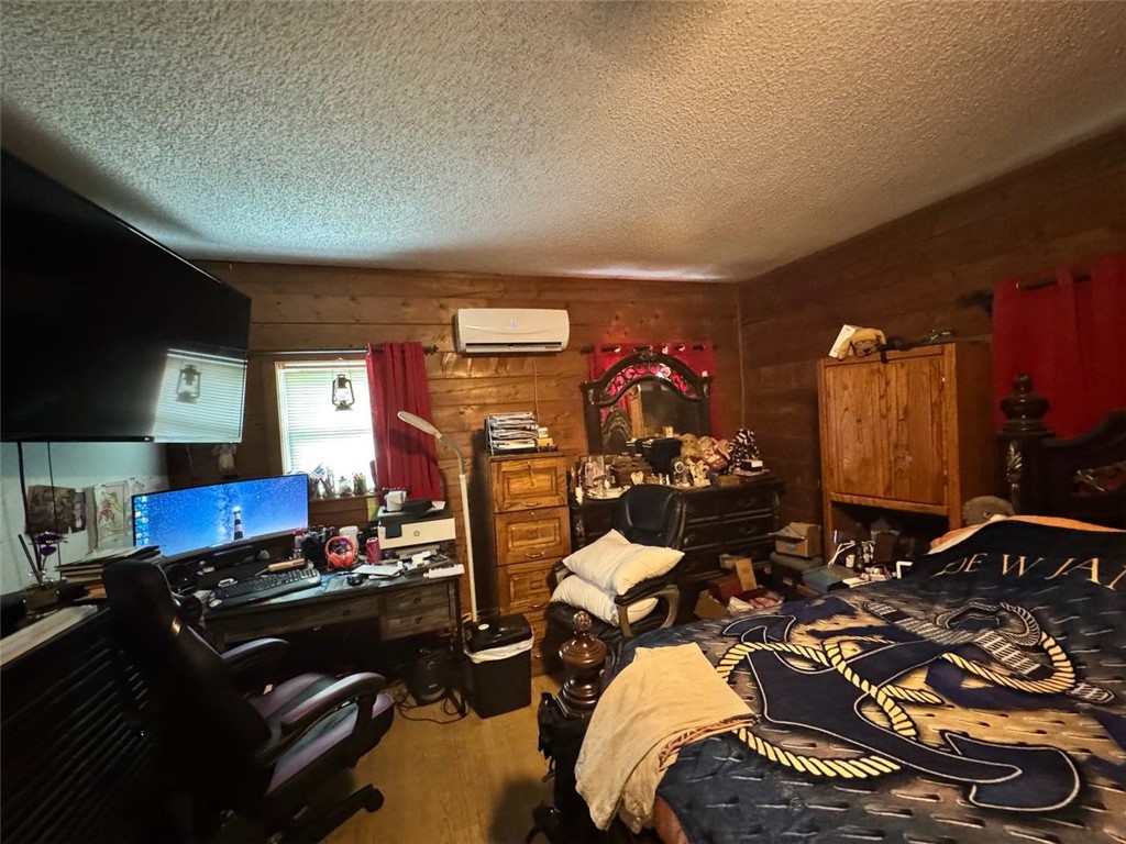 350 Quail Meadow Road Seadrift, TX 77983 - Photo 5 of 22 a view of a room with gym equipment