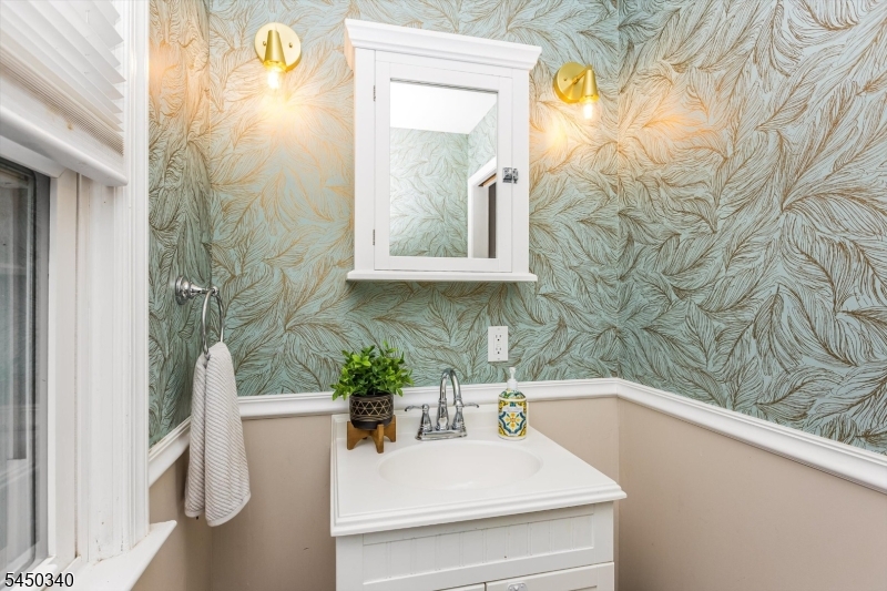 195 Stonehouse Road Bloomfield, NJ 07028 - Photo 20 of 40 Gallery Image 20