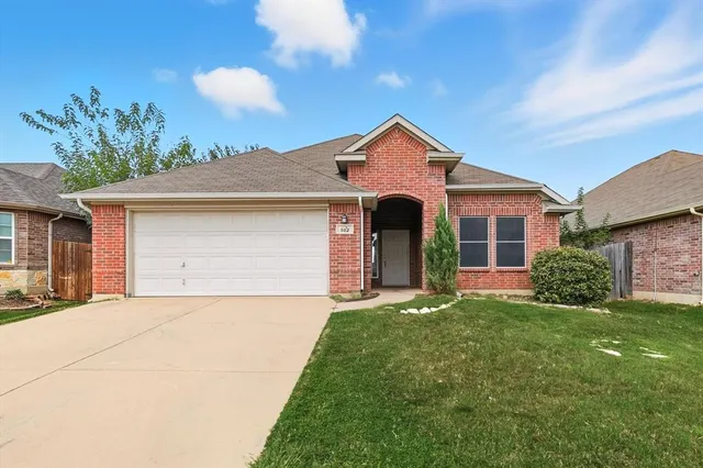 $1,899 | 512 Crescent Creek Lane, Fort Worth, TX 76140