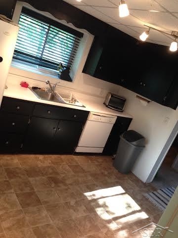 1605 North Graham Road Freeland, MI 48623 - Photo 8 of 10 31206133-7.JPG