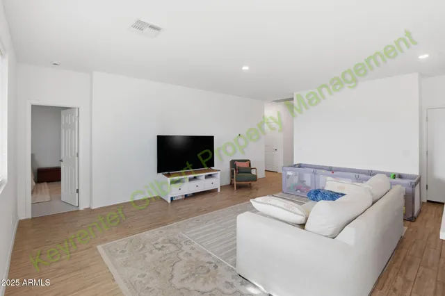 $2,150 | 1917 East Lariat Avenue, San Tan Valley, AZ 85140