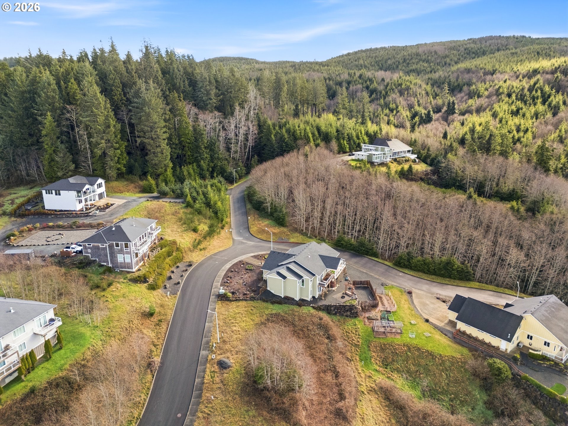 2285 North Fork Road Seaside, OR 97138 - Photo 4 of 22 a view of a swimming pool with a mountain