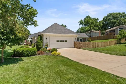 $450,000 | 5133 Ballentine Street, Shawnee, KS 66203
