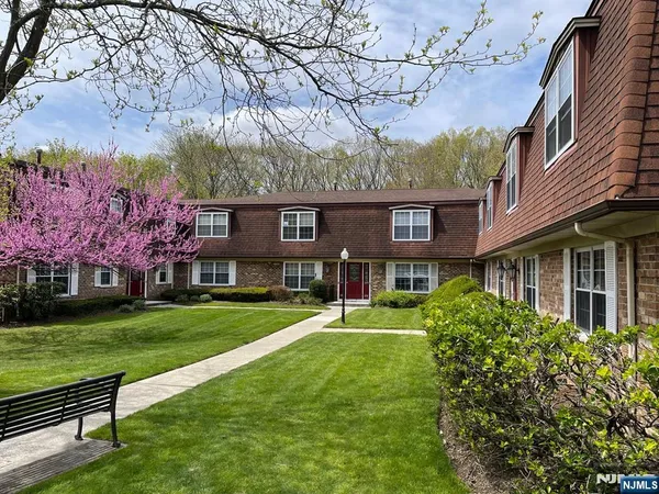 $1,850 | 405 Sutton Place, Norwood, NJ 07648