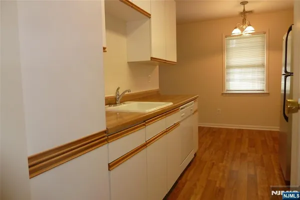 $1,850 | 405 Sutton Place, Norwood, NJ 07648