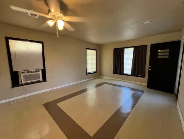 $1,100 | 509 Bowser Street, Unit 509, Rockdale, TX 76567