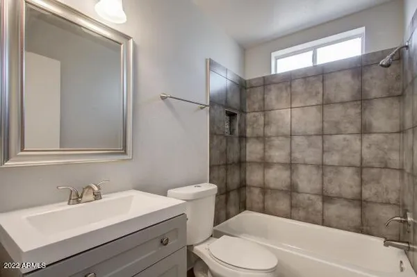 $2,200 | 6353 West Mission Lane, Glendale, AZ 85302