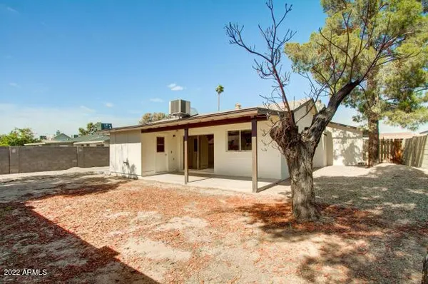 $2,200 | 6353 West Mission Lane, Glendale, AZ 85302