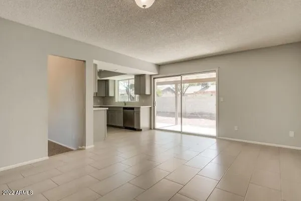 $2,200 | 6353 West Mission Lane, Glendale, AZ 85302