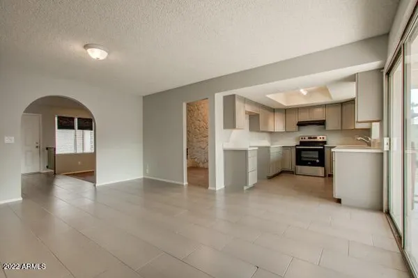$2,200 | 6353 West Mission Lane, Glendale, AZ 85302