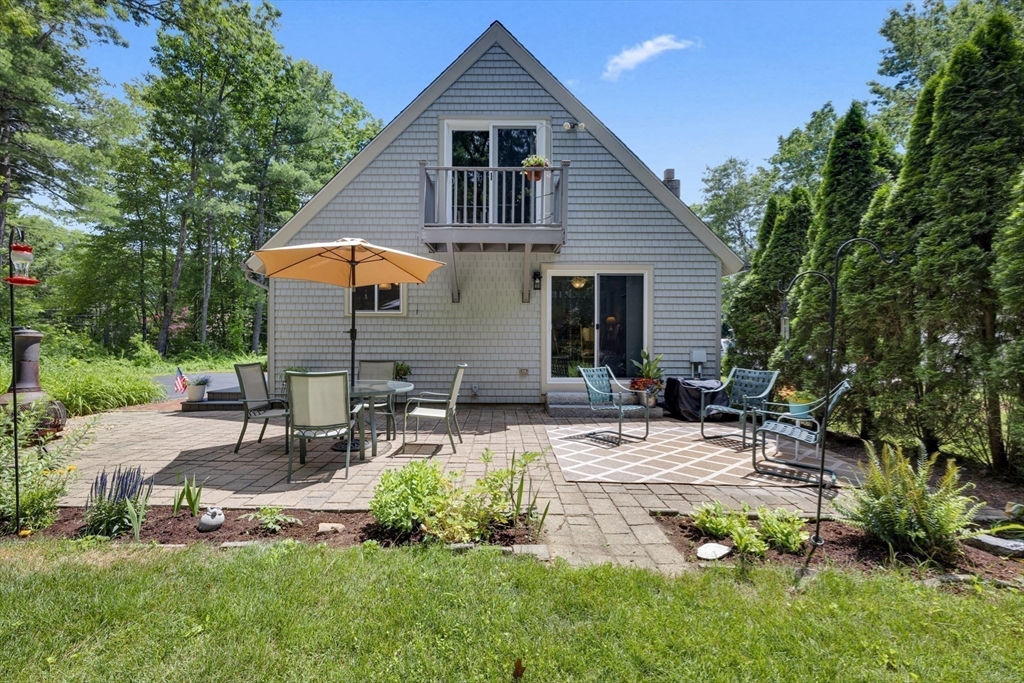 47 Horseshoe Circle Ware, MA 01082 - Photo 7 of 37 a view of a house with backyard and sitting area