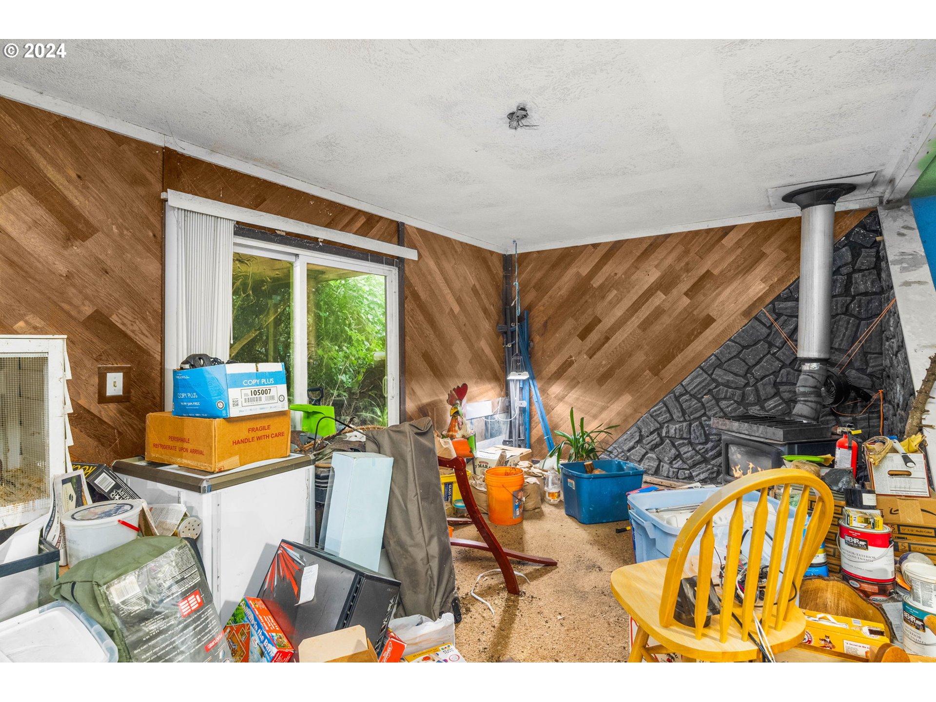 3033 Southeast Condor Avenue Gresham, OR 97080 - Photo 7 of 14 view of living room with patio