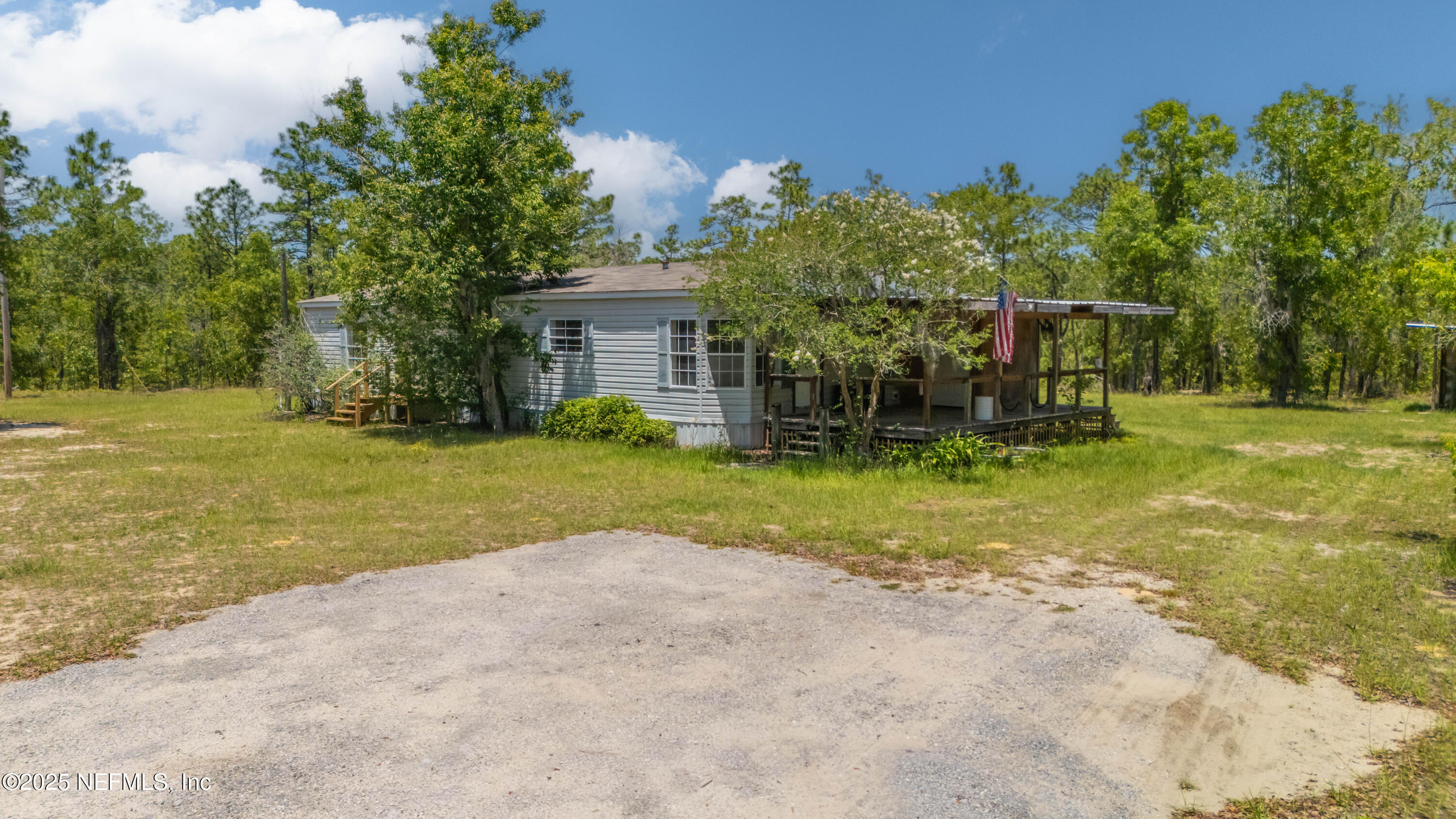 245 Whirlwind Loop Hawthorne, FL 32640 - Photo 3 of 34 245 Whirlwind Loop-34