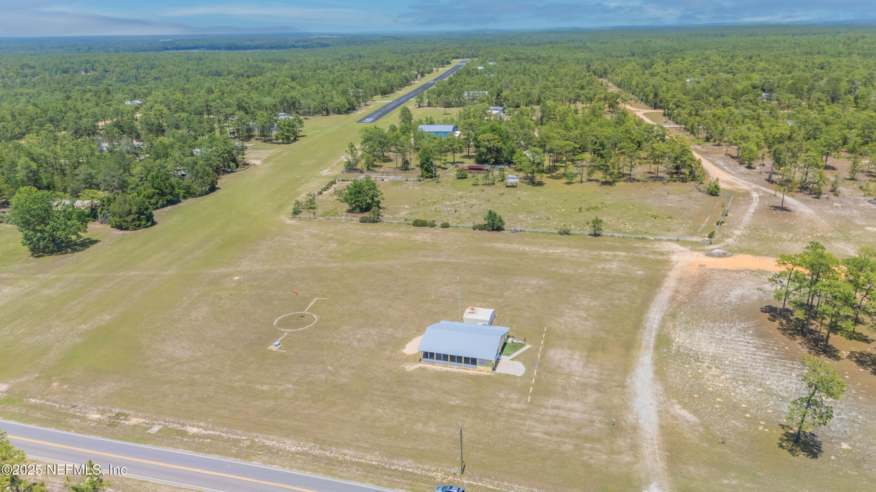 245 Whirlwind Loop Hawthorne, FL 32640 - Photo 4 of 34 245 Whirlwind Loop-45