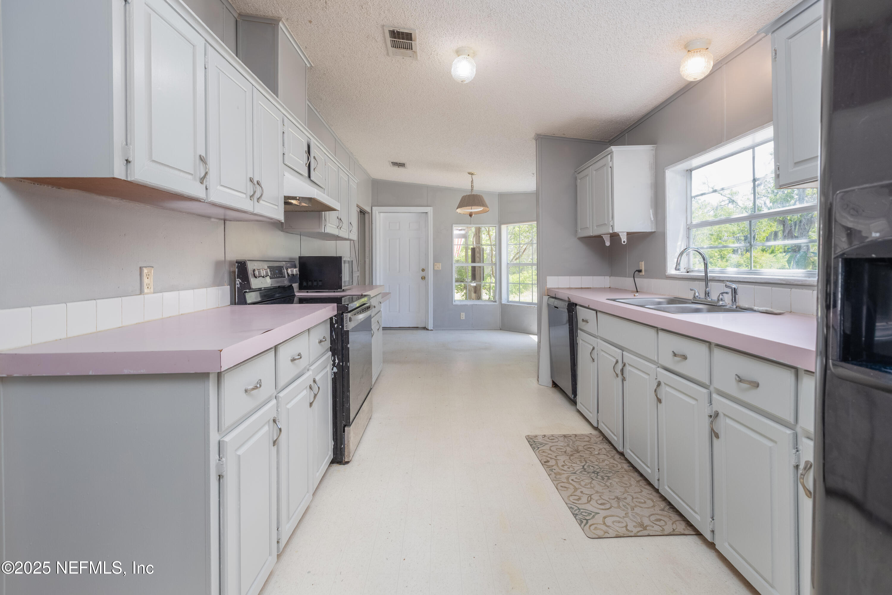 245 Whirlwind Loop Hawthorne, FL 32640 - Photo 7 of 34 245 Whirlwind Loop-15