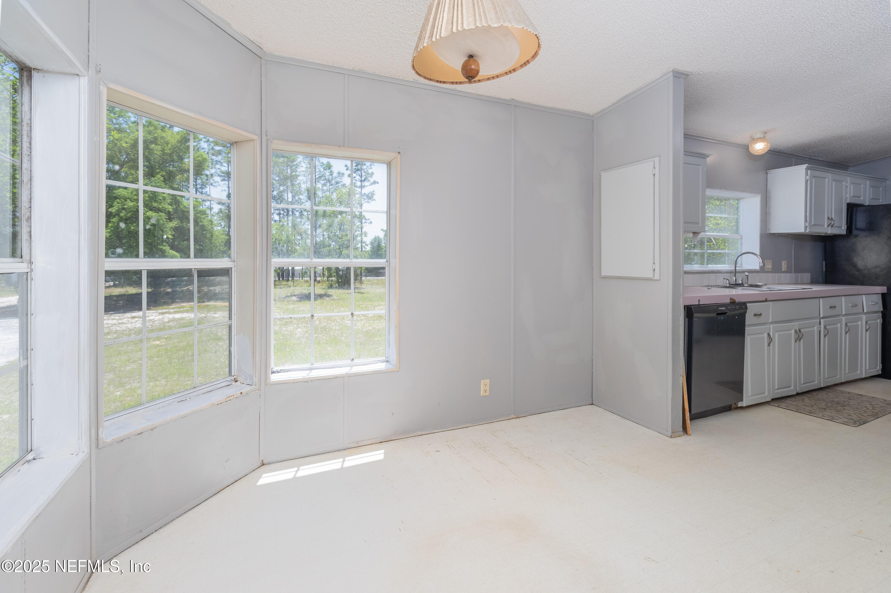 245 Whirlwind Loop Hawthorne, FL 32640 - Photo 8 of 34 245 Whirlwind Loop-12