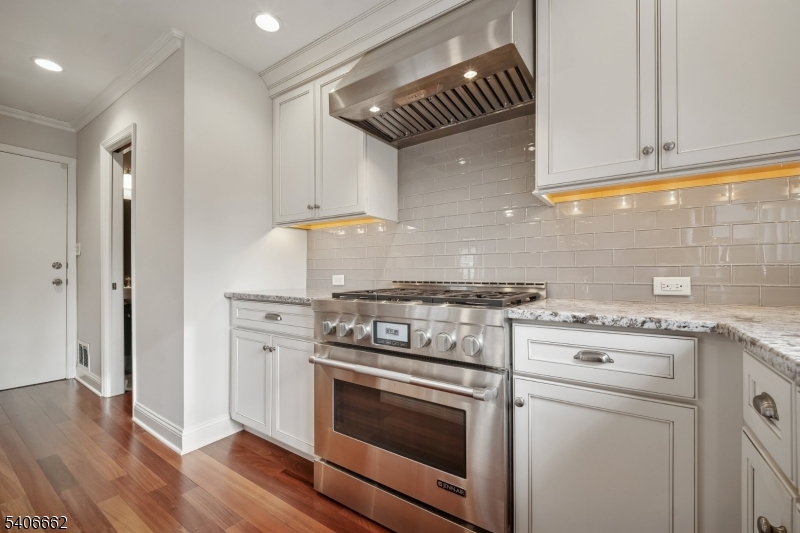 28 Morris Avenue, Unit DD Summit, NJ 07901 - Photo 16 of 49