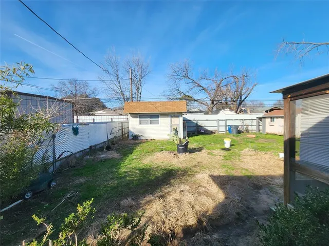 $1,700 | 8715 Fairhaven Lane, Dallas, TX 75227