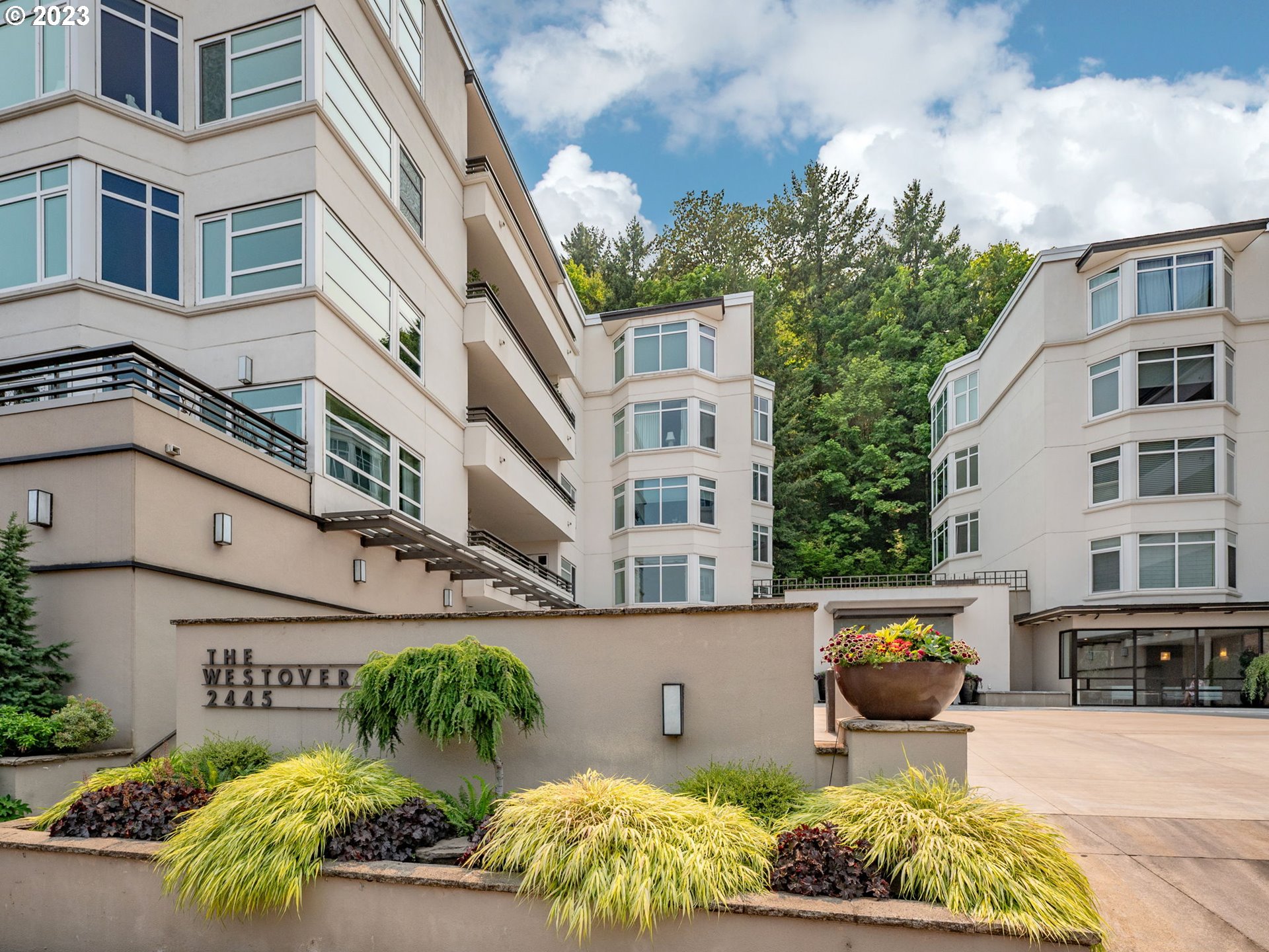 2445 Northwest Westover Road, Unit 404 Portland, OR 97210 - Photo 27 of 38 Gallery Image 27