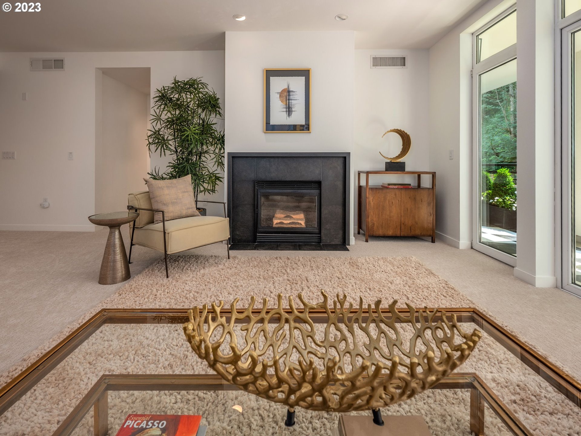 2445 Northwest Westover Road, Unit 404 Portland, OR 97210 - Photo 4 of 38 Gallery Image 4