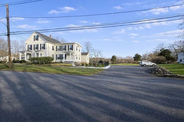 $2,000 | 20 Stow Street, Unit 3, Acton, MA 01720