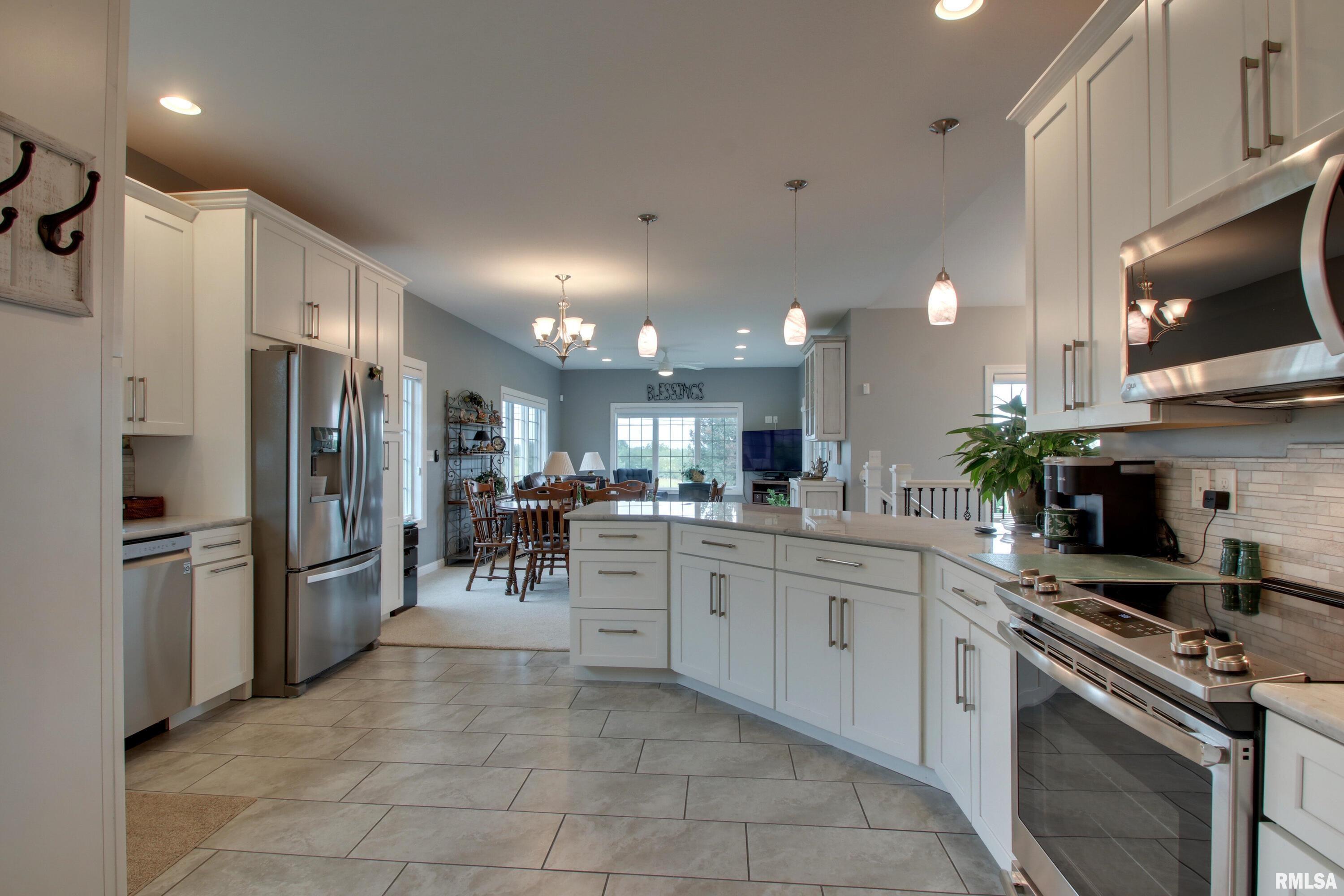 1623 South 47th Street Quincy, IL 62305 - Photo 2 of 26