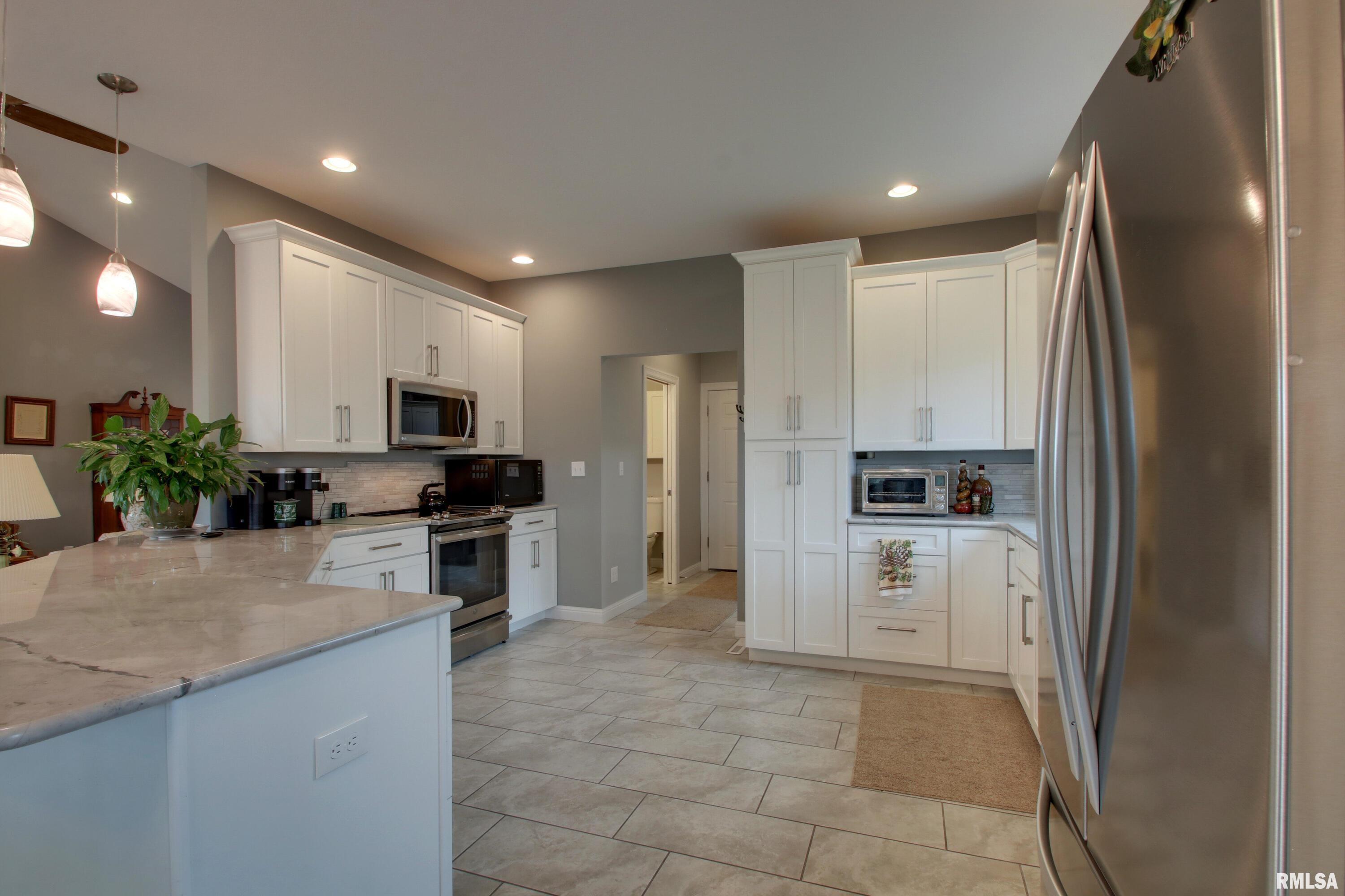 1623 South 47th Street Quincy, IL 62305 - Photo 3 of 26