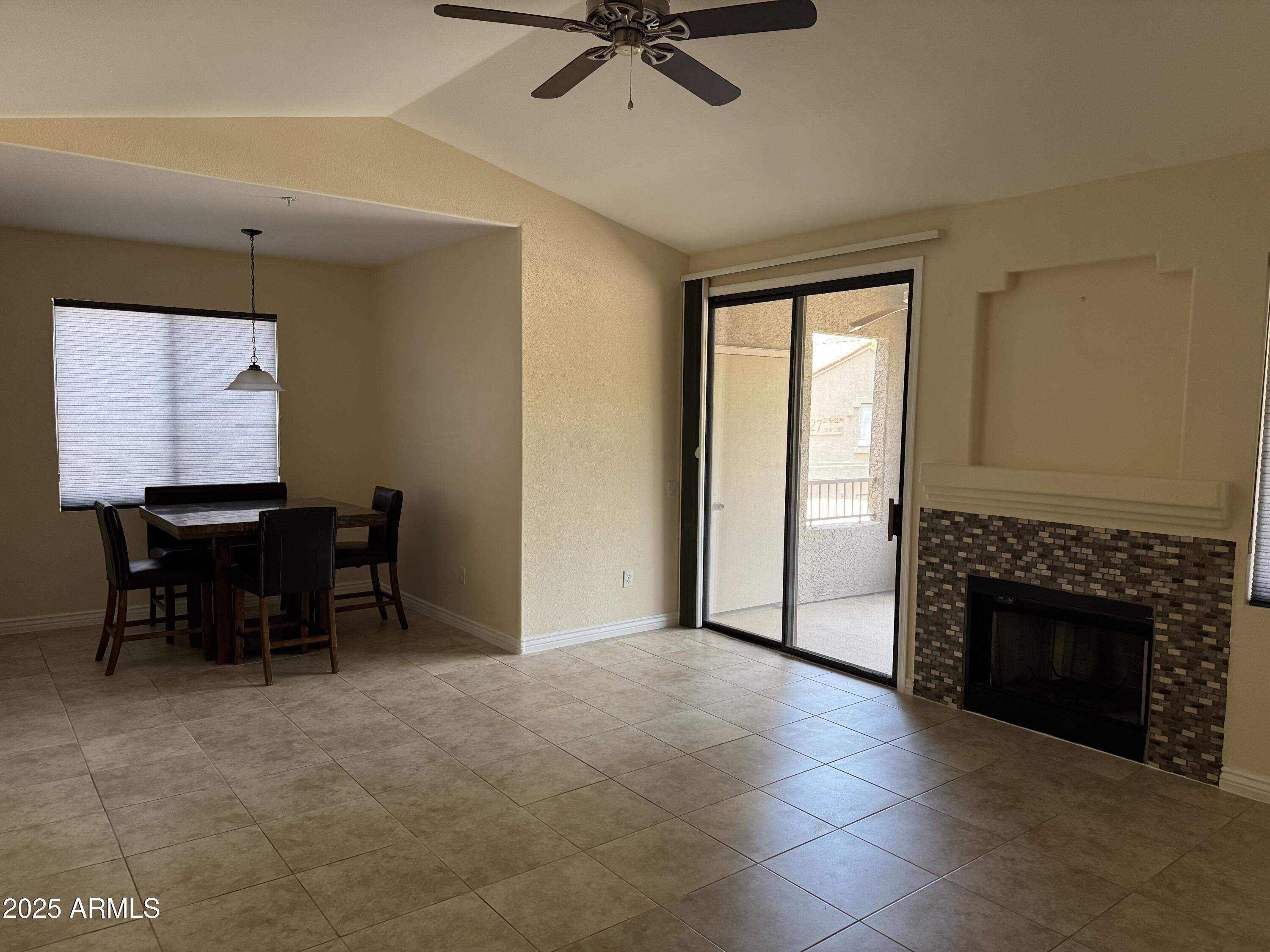 15380 North 100th Street, Unit 2110 Scottsdale, AZ 85260 - Photo 2 of 10 Great room view from entrance