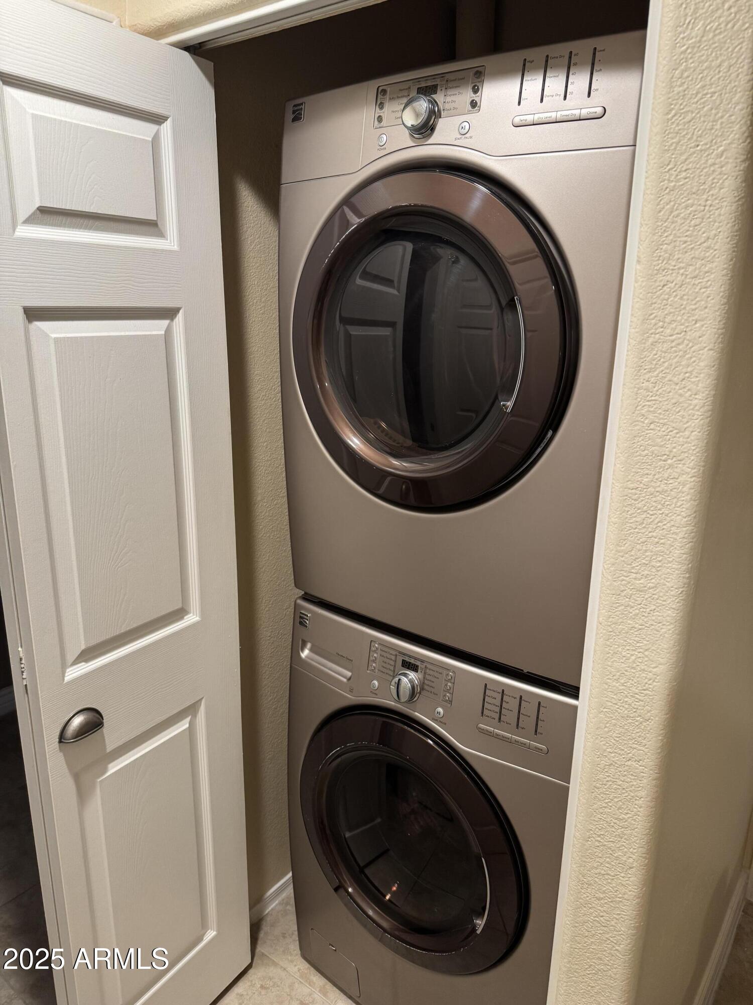 15380 North 100th Street, Unit 2110 Scottsdale, AZ 85260 - Photo 9 of 10 Full size washer/dryer