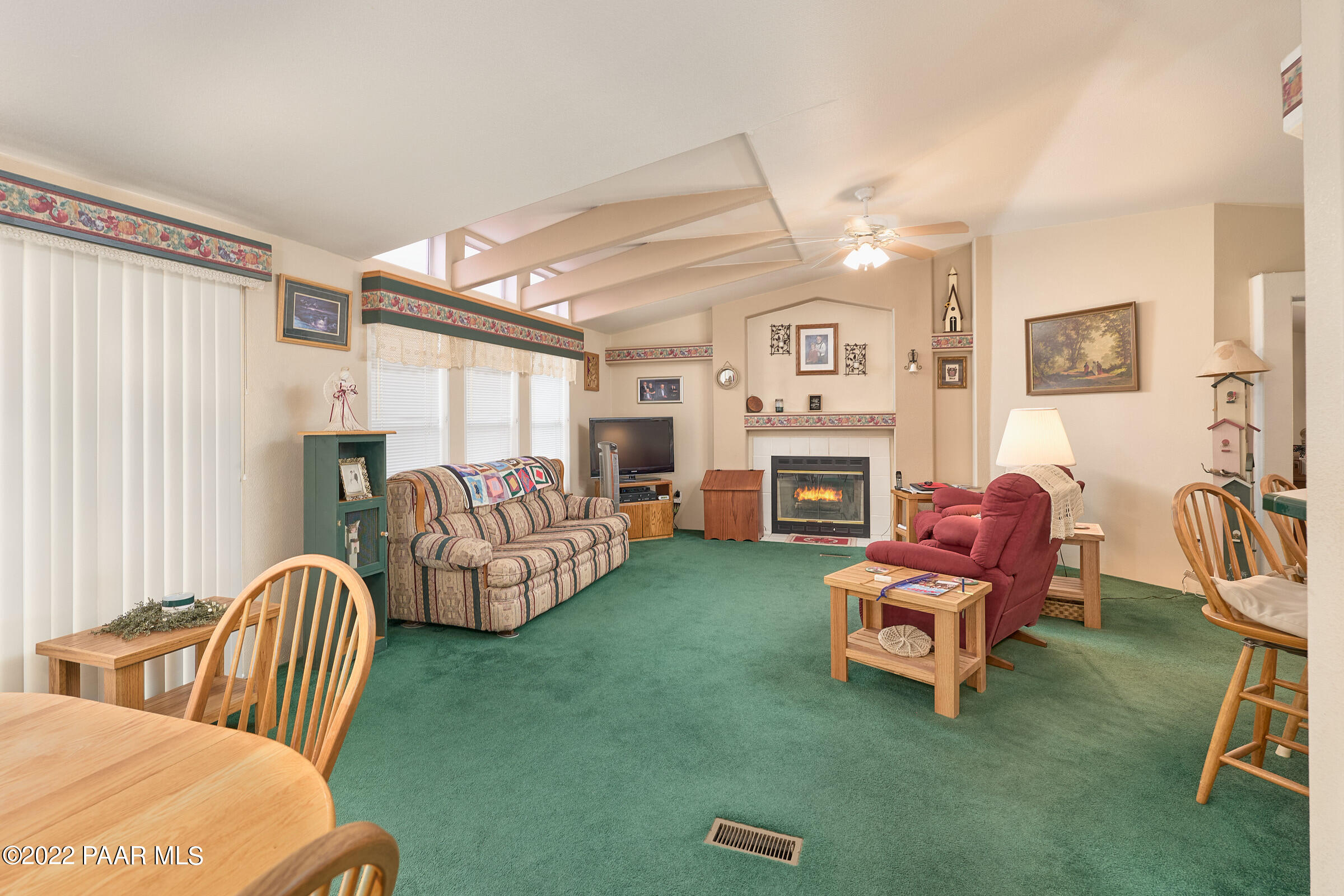 21355 Juniper Ridge Road Paulden, AZ 86334 - Photo 2 of 25 Living Room