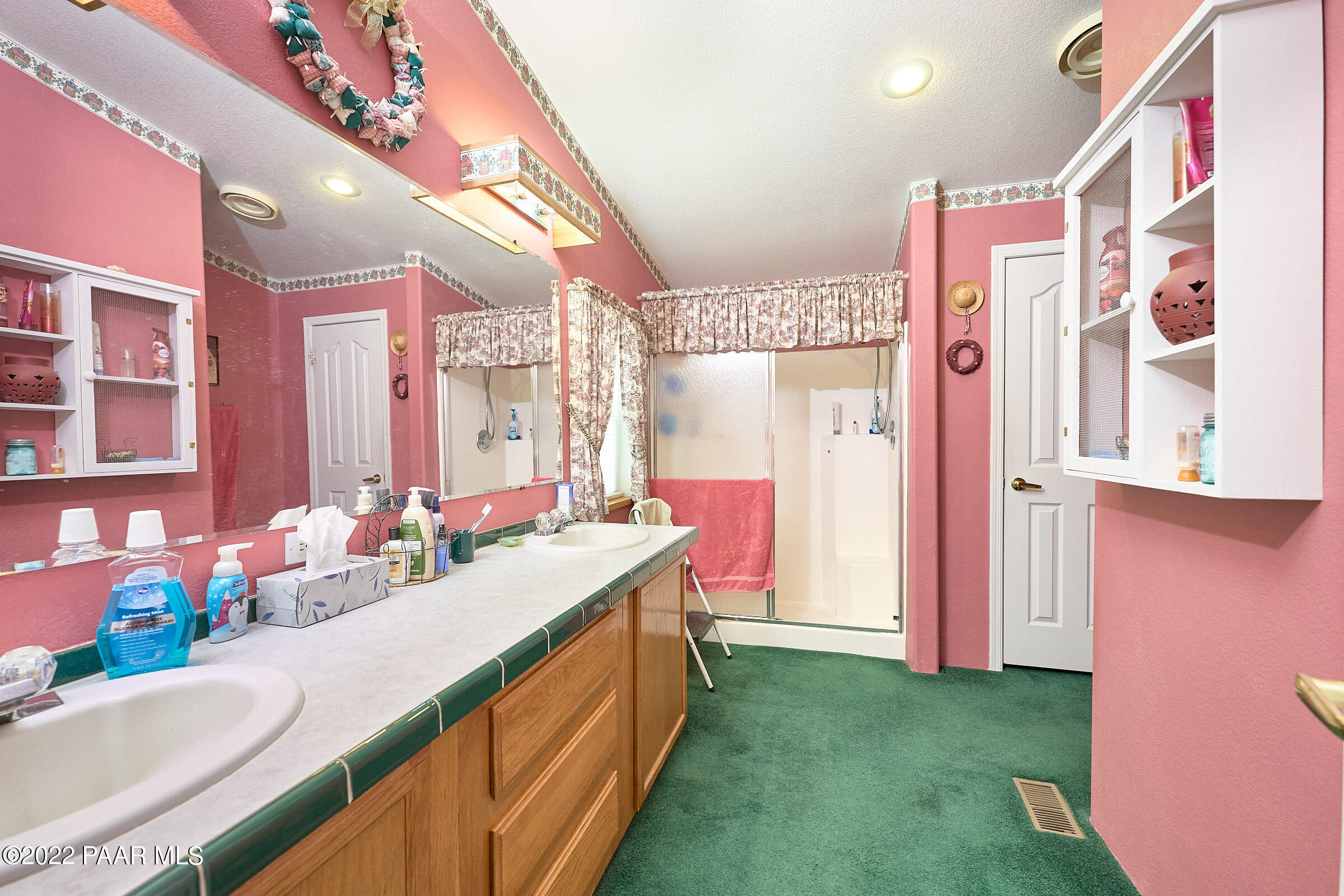 21355 Juniper Ridge Road Paulden, AZ 86334 - Photo 10 of 25 Main Bath with dual vanities