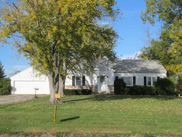 409 Main Street Ina, IL 62846 - Photo 1 of 17